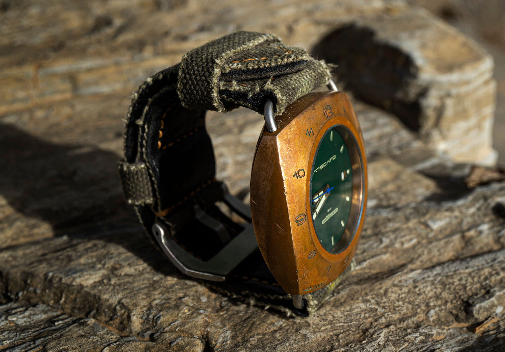 ⬇️⬇️⬇️ ✅️ Centvm Batiscafo Quadro 45 Bronze @batiscafo_watch ✅️ Calf  Leather strap (by @rix_strap) ✅️ Buckle Bark brass #patina_on_watch…