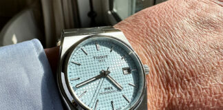 Tissot PRX Powermatic 80, Zifferblatt Hellblau, Herren Armbanduhr Ref. T137.407.11.351.00

Geschaffen im Jahr 1978, ist das legendäre Design der PRX, bei dem Gehäuse und Armband eine Einheit bilden, moderner denn je. Die PRX ist die ideale Uhr für alle mit einer Leidenschaft für Design und dem gewissen Blick für Genialität.

Wasserdicht bis zu einem Druck von 10 bar (100 m)
3 Jahre Internationale Garantie des Herstellers
316L-Edelstahlgehäuse 39.50×40.00×10.93mm Tonneau-Form
Kratzfestes Saphirglas mit Entspiegelungsbeschichtung
Zifferblatt Hellblau mit Indizes Indexen
Swiss Made Automatikwerk POWERMATIC 80.111
Gangreserve von bis zu 80 Stunden
Uhrband Grau aus Edelstahl
Schnellwechselarmband, Butterfly-Faltschließe mit Drückern
Gläserner Gehäuseboden