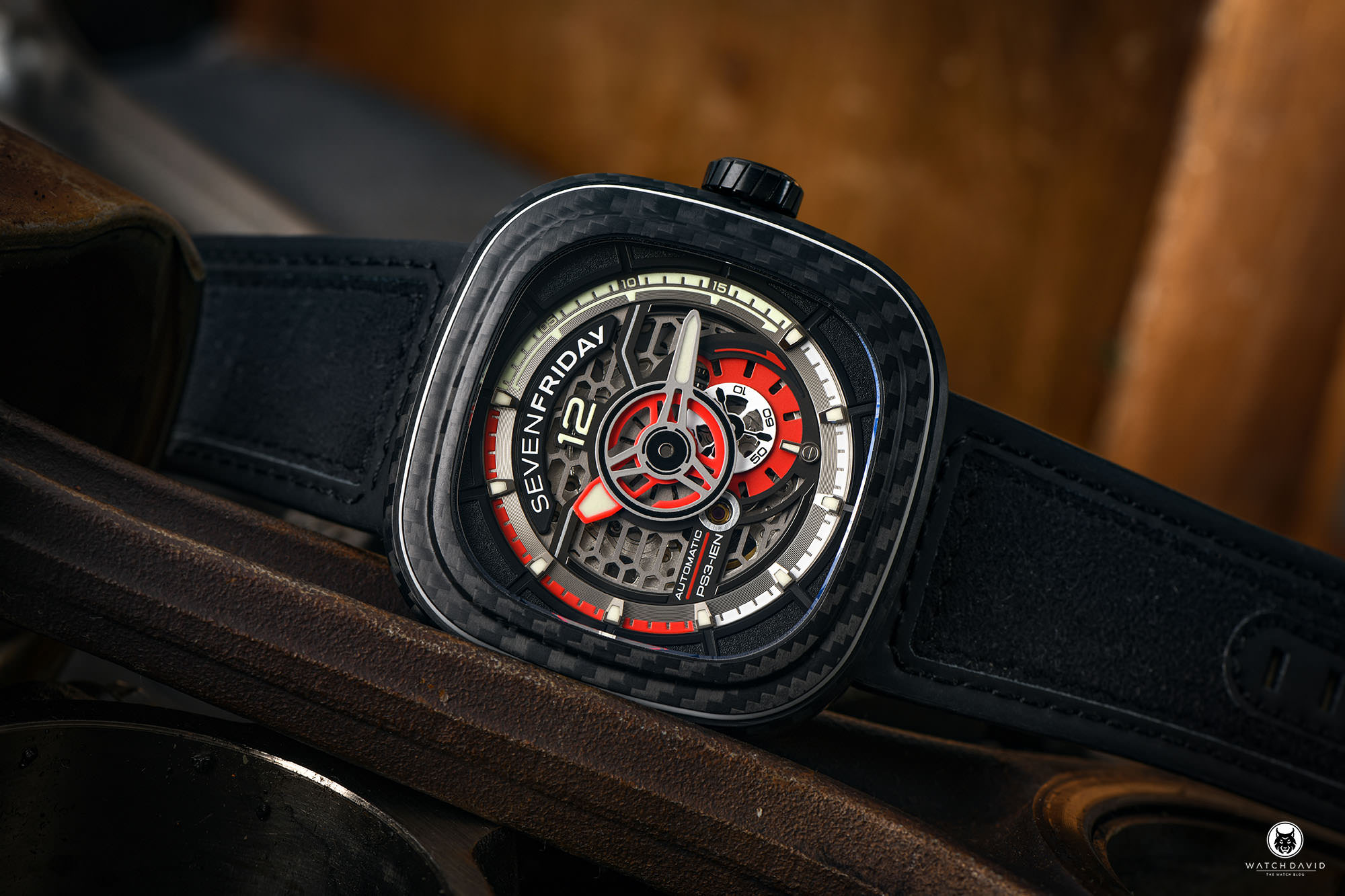 SEVENFRIDAY Carbon PS3/02 Ruby